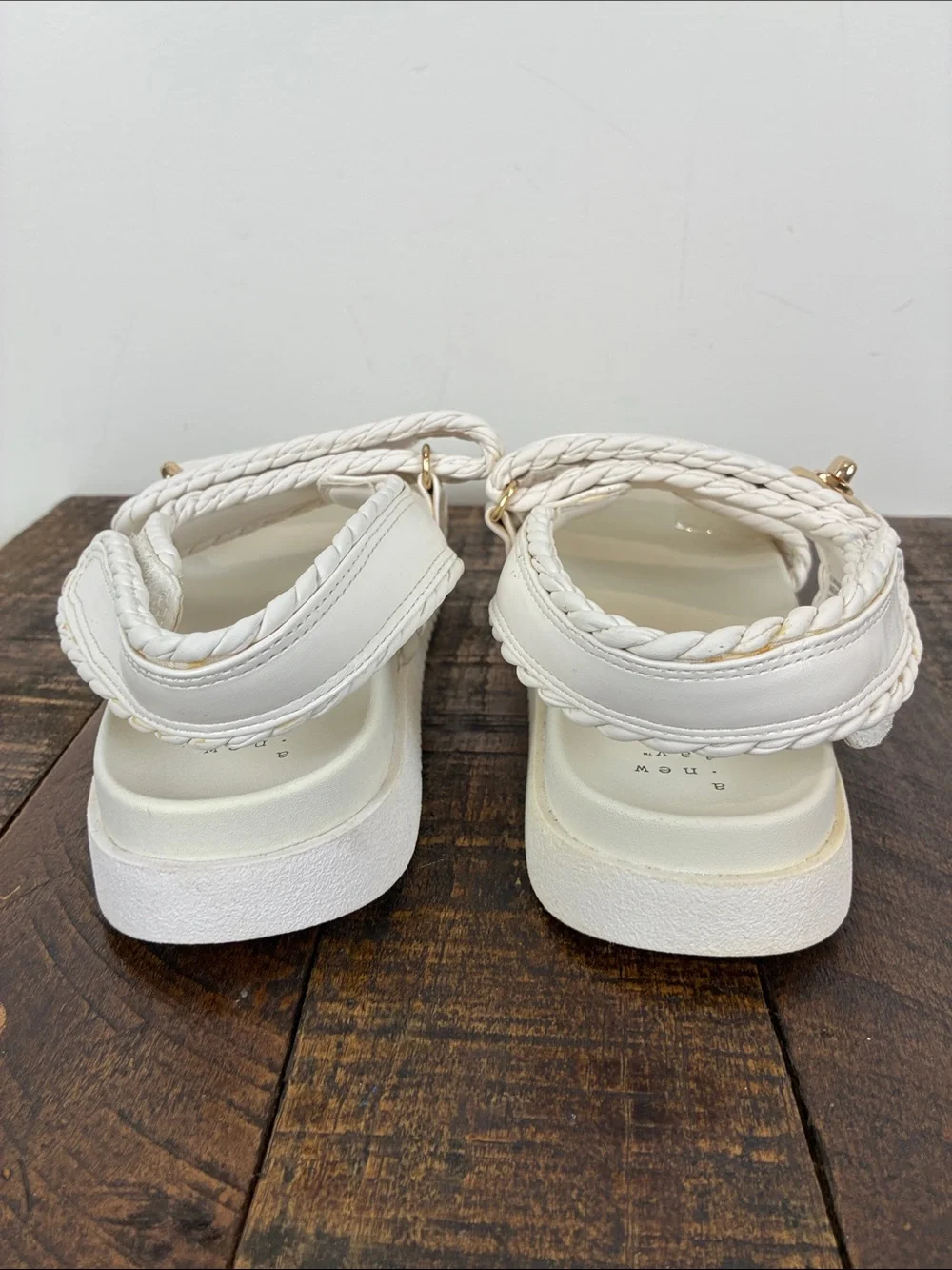 NWoT A new day Cream Braided Strap Platform Sandals Women’s 8 Gold Tone Accents